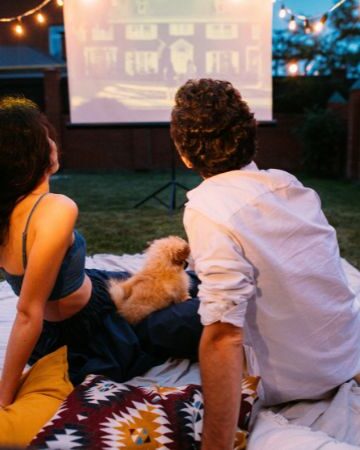 How To Create the Perfect Outdoor Movie Night